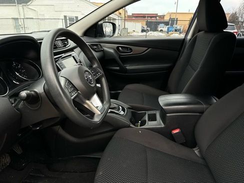 Used 2020 Nissan Rogue Sport S image 7