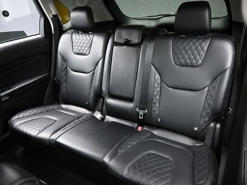 Used 2024 Ford Edge Titanium image 24