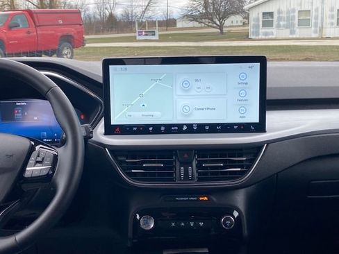 Used 2025 Ford Escape Platinum image 25