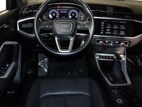 Used 2022 Audi Q3 2.0T Premium image 3