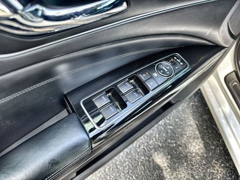 Used 2016 Kia K900 Luxury RWD image 21