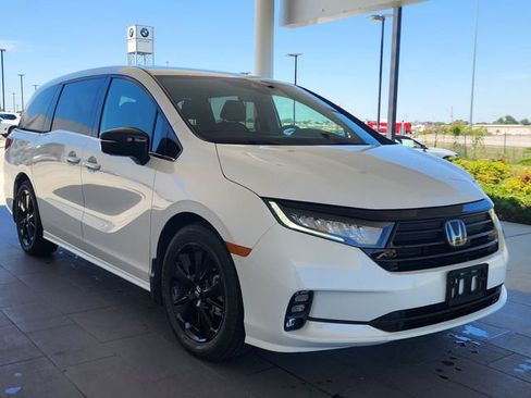 Used 2024 Honda Odyssey Sport image 6
