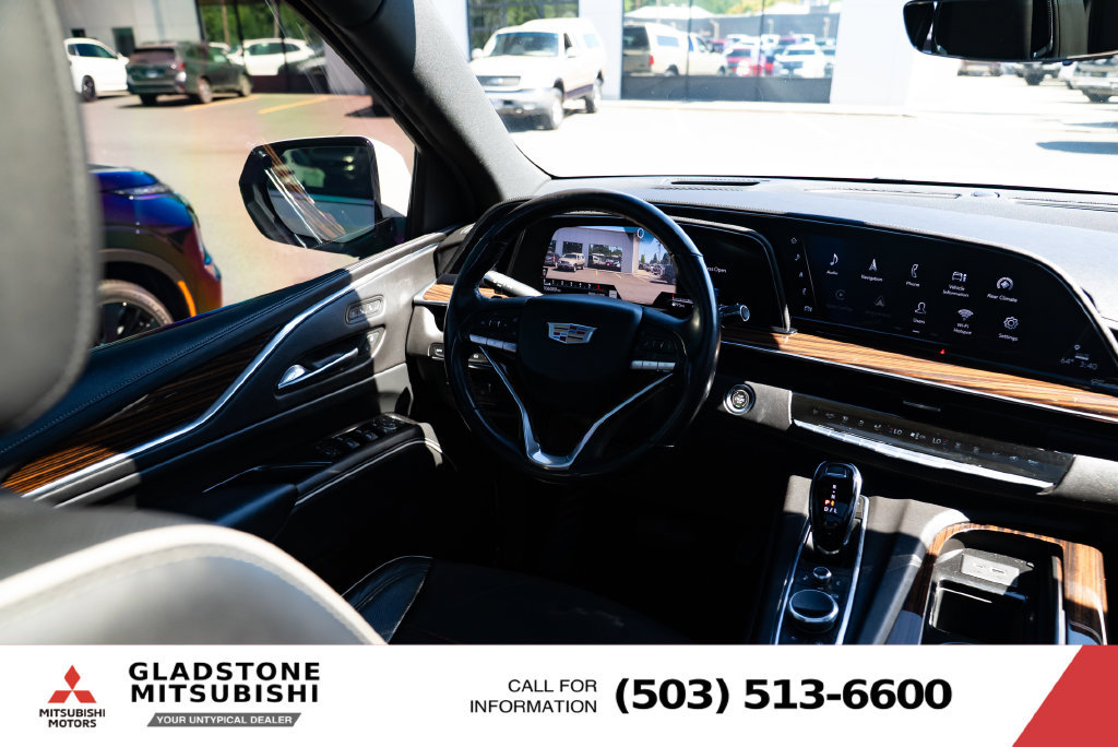 Used 2021 Cadillac Escalade ESV Premium Luxury w/ Performance Package AWD/4WD image 9