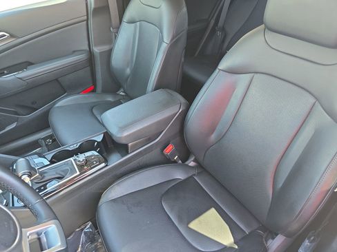 Used 2023 Kia Sportage EX FWD image 17