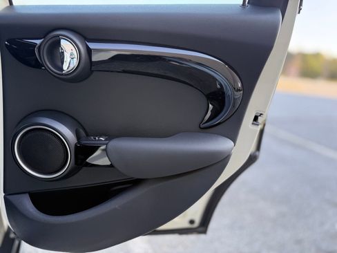 Used 2015 MINI Cooper S image 46