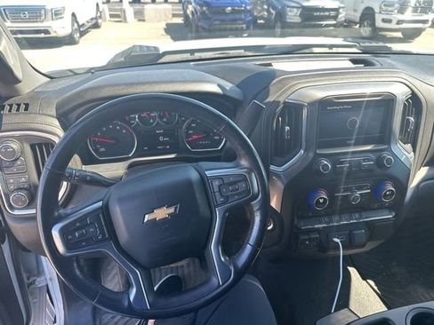 Used 2022 Chevrolet Silverado 2500 LT w/ Convenience Package image 18