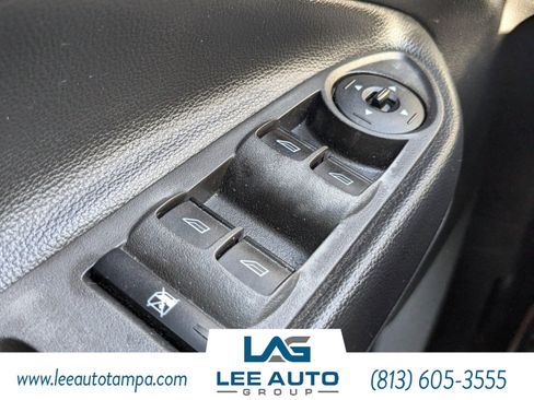 Used 2017 Ford Escape SE image 19