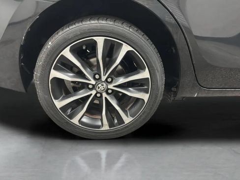 Used 2017 Toyota Corolla SE w/ Carpet Mat Package (TMS) FWD image 34