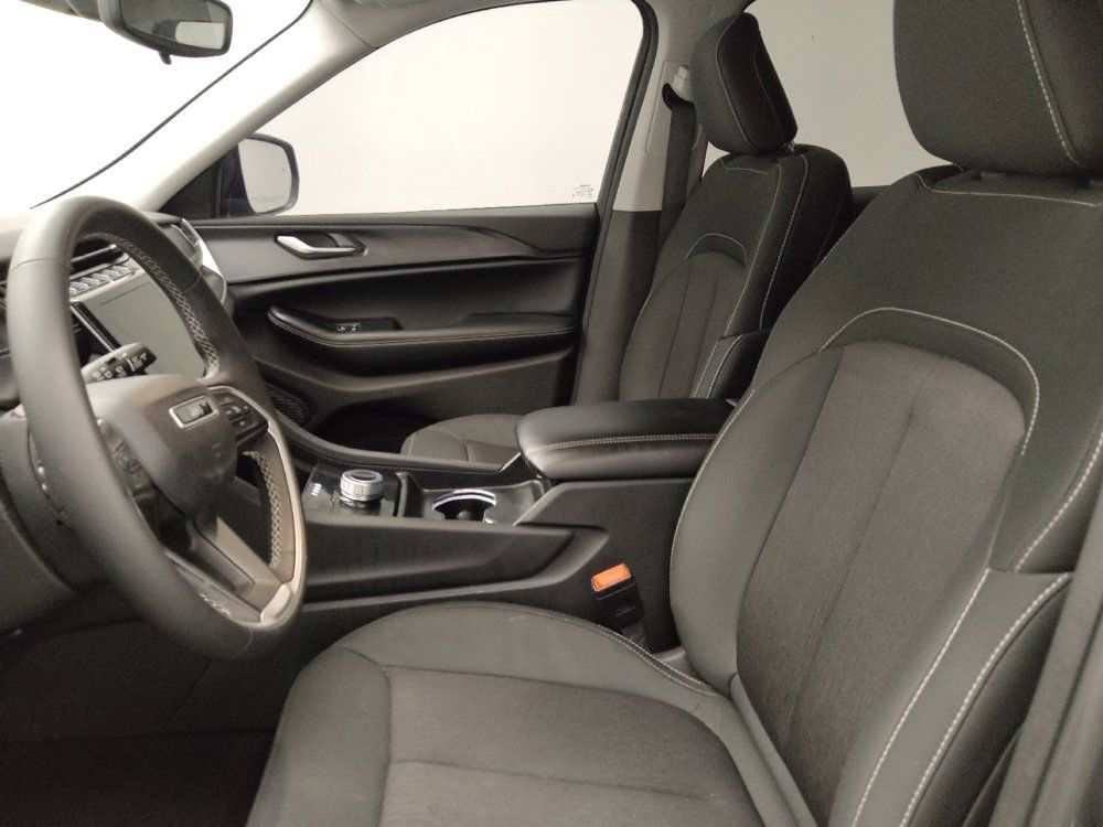 Used 2024 Jeep Grand Cherokee L Laredo AWD/4WD image 17