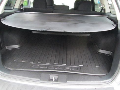 Used 2013 Subaru Outback 2.5i Premium AWD/4WD image 11