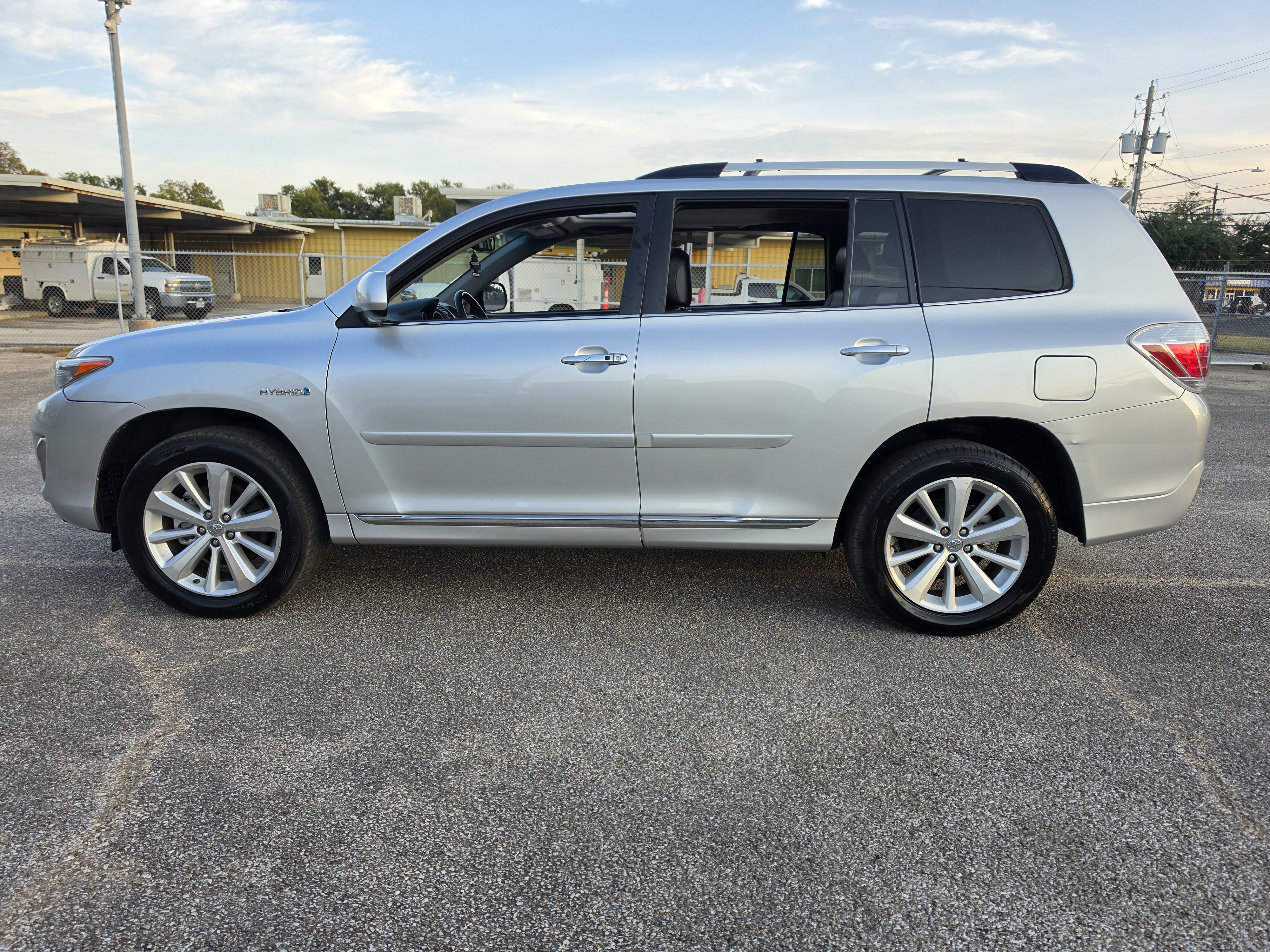 Used 2012 Toyota Highlander Limited AWD/4WD image 4