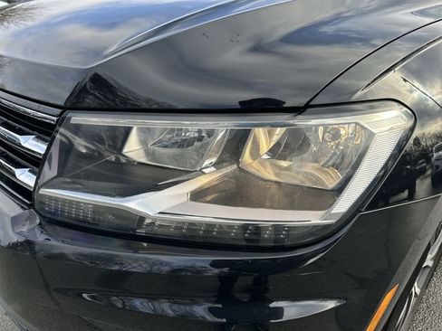 Used 2020 Volkswagen Tiguan SE w/ Panoramic Sunroof Package FWD image 9