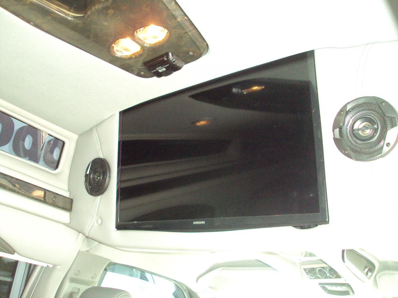 Used 2017 Chevrolet Express 2500 RWD image 21