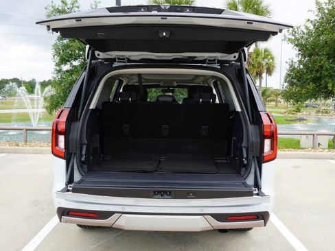 Used 2025 Ford Expedition Platinum w/ Driver's Package AWD/4WD image 44
