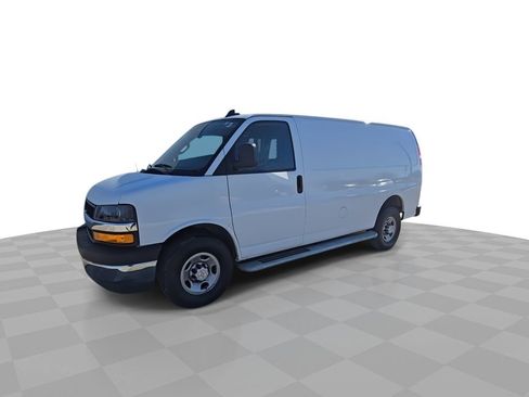 Certified 2024 Chevrolet Express 2500 Work Van w/ Driver Convenience Package image 4