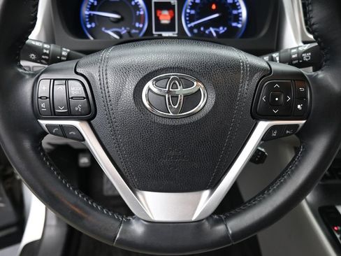Certified 2018 Toyota Highlander XLE image 9