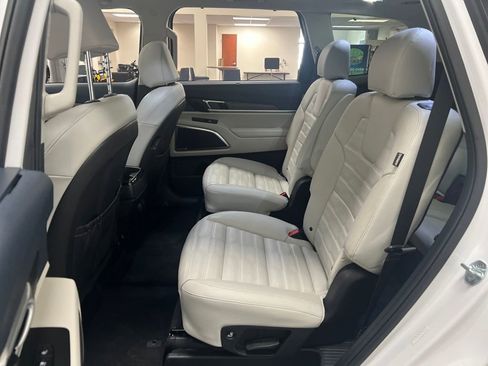 Used 2023 Kia Telluride SX Prestige image 28