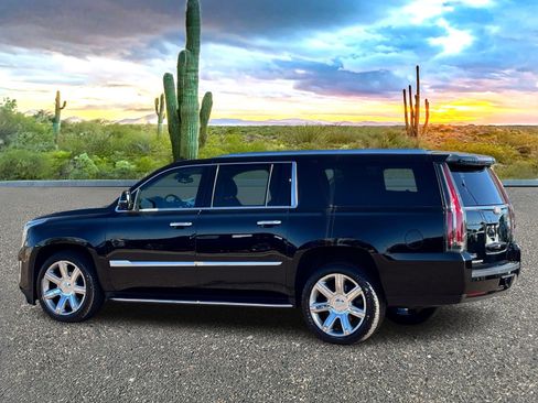 Used 2020 Cadillac Escalade ESV Luxury image 4