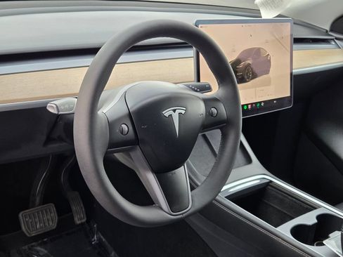 Used 2023 Tesla Model Y Long Range AWD/4WD image 21