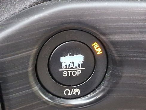 Used 2020 Jeep Grand Cherokee Limited image 25