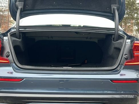 Used 2024 Volvo S60 B5 Core image 15