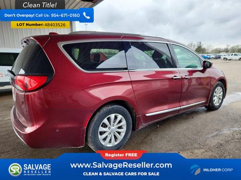 Used 2018 Chrysler Pacifica Touring-L w/ Advanced Safetytec Group FWD image 4