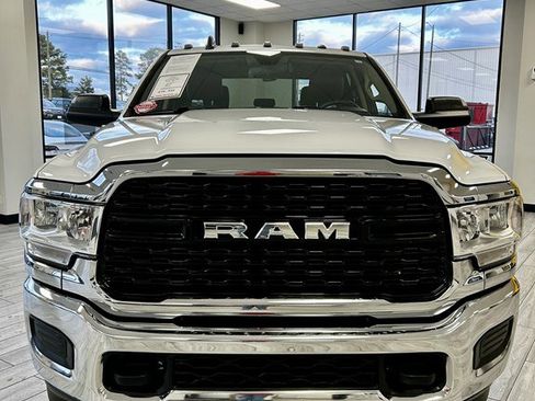 Used 2020 RAM 3500 Tradesman w/ Chrome Appearance Group image 2