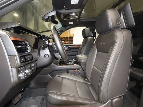 Used 2026 GMC Yukon XL Denali w/ Denali Reserve Package AWD/4WD image 25