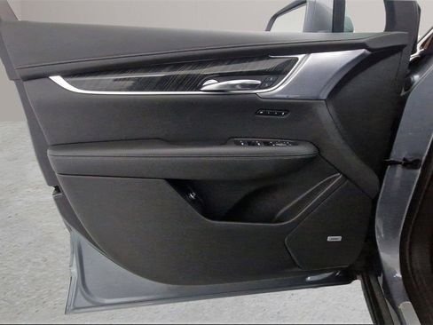 Used 2020 Cadillac XT6 Premium Luxury image 12