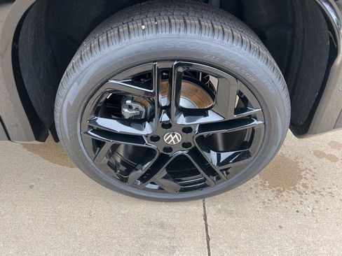 New 2026 Volkswagen Tiguan SE R-Line image 10