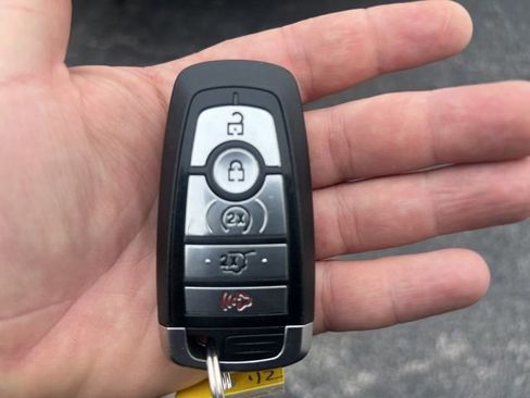 Used 2022 Ford Escape SEL AWD/4WD image 12