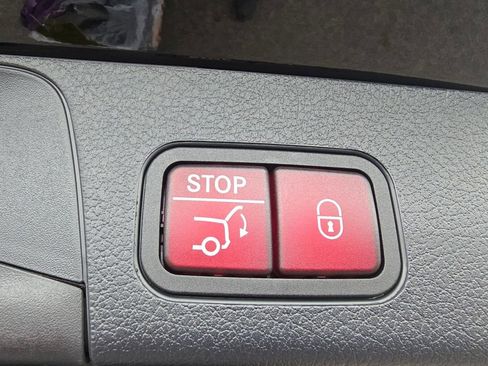 New 2026 Mercedes-Benz GLB 250 4MATIC image 19