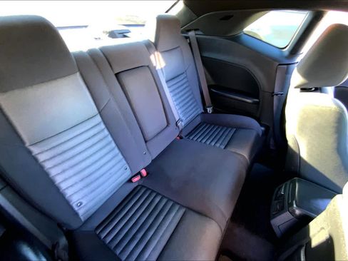 Used 2014 Dodge Challenger SXT image 14