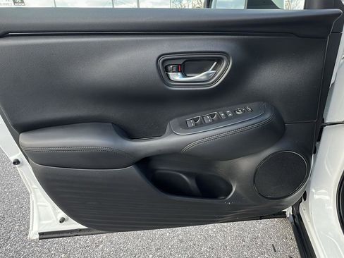 Certified 2025 Honda HR-V LX image 20