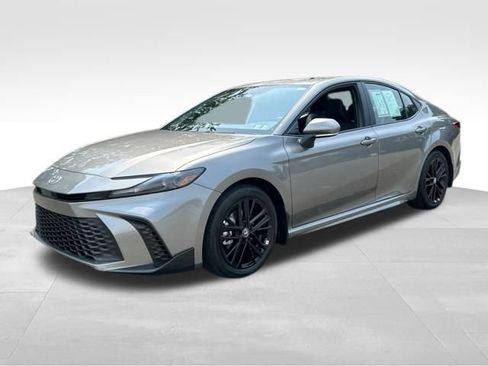 Used 2026 Toyota Camry SE w/ Convenience Package FWD image 1