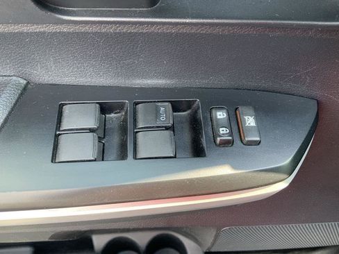 Used 2014 Toyota Tundra SR5 w/ TRD Off Road Package image 21