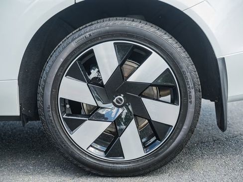 Certified 2025 Volvo XC60 T8 Ultra w/ Protection Package Premier AWD/4WD image 20
