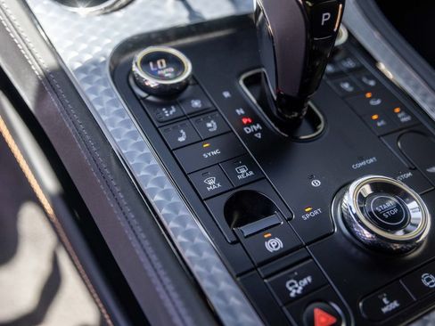 Certified 2025 Bentley Continental GT AWD/4WD image 34
