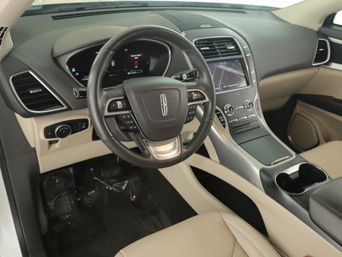 Used 2020 Lincoln Nautilus FWD w/ Equipment Group 101A image 13