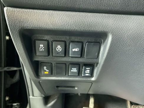 Used 2020 Nissan Pathfinder SL image 14