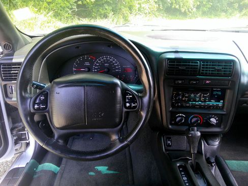 Used 2002 Chevrolet Camaro LT image 39