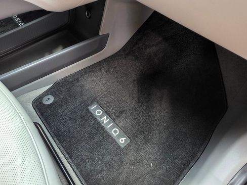 Certified 2025 Hyundai Ioniq 6 SEL image 13