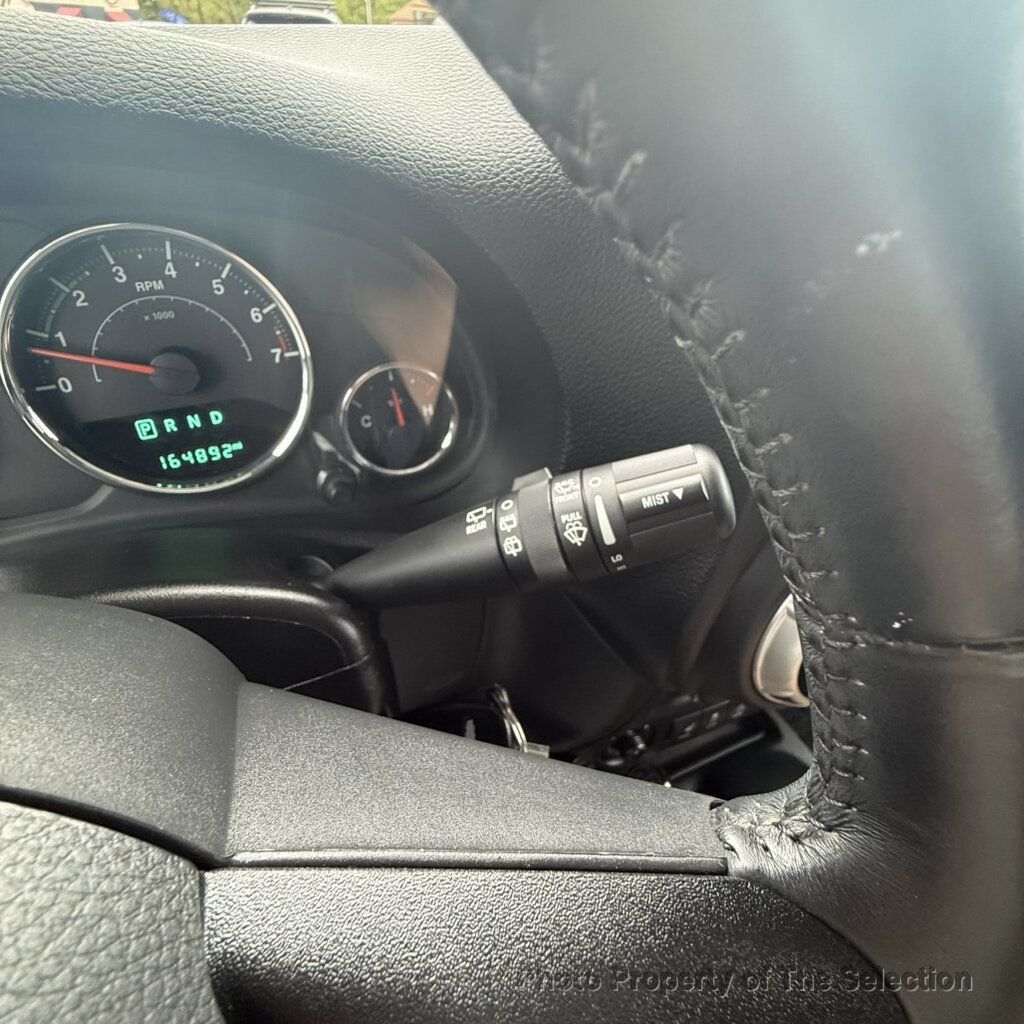 Used 2016 Jeep Wrangler Unlimited Rubicon w/ Connectivity Group AWD/4WD image 30