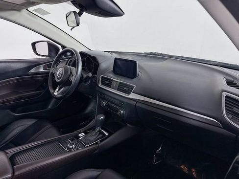 Used 2018 MAZDA MAZDA3 Touring image 29