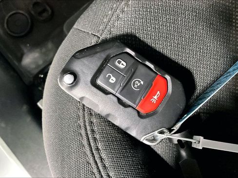 Used 2022 Jeep Wrangler Unlimited Sahara w/ Cold Weather Group image 12