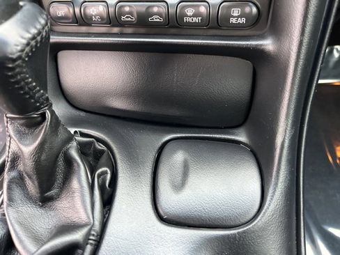 Used 2004 Chevrolet Corvette Coupe w/ Roof Package image 30