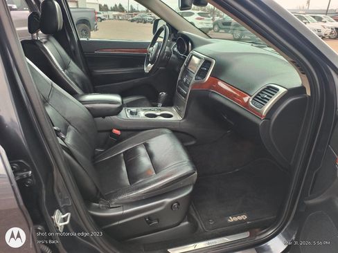 Used 2013 Jeep Grand Cherokee Limited w/ Mopar Chrome Edition Group image 11