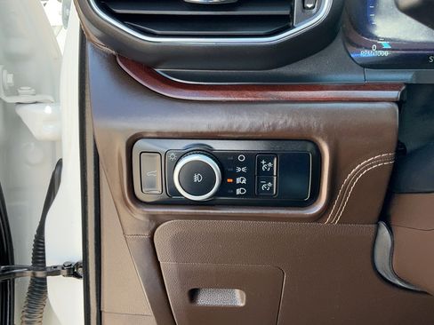 Used 2024 Ford Explorer King Ranch w/ Technology Package AWD/4WD image 35