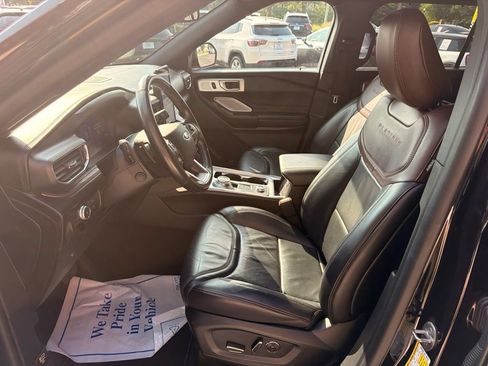 Used 2020 Ford Explorer Platinum w/ Premium Technology Package AWD/4WD image 10