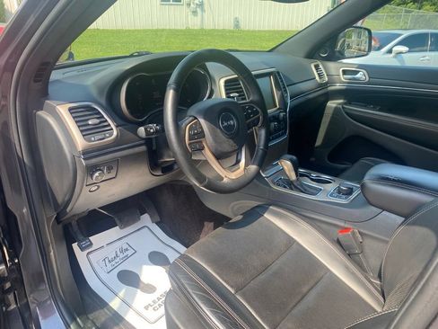 Used 2017 Jeep Grand Cherokee Limited w/ Luxury Group II AWD/4WD image 10